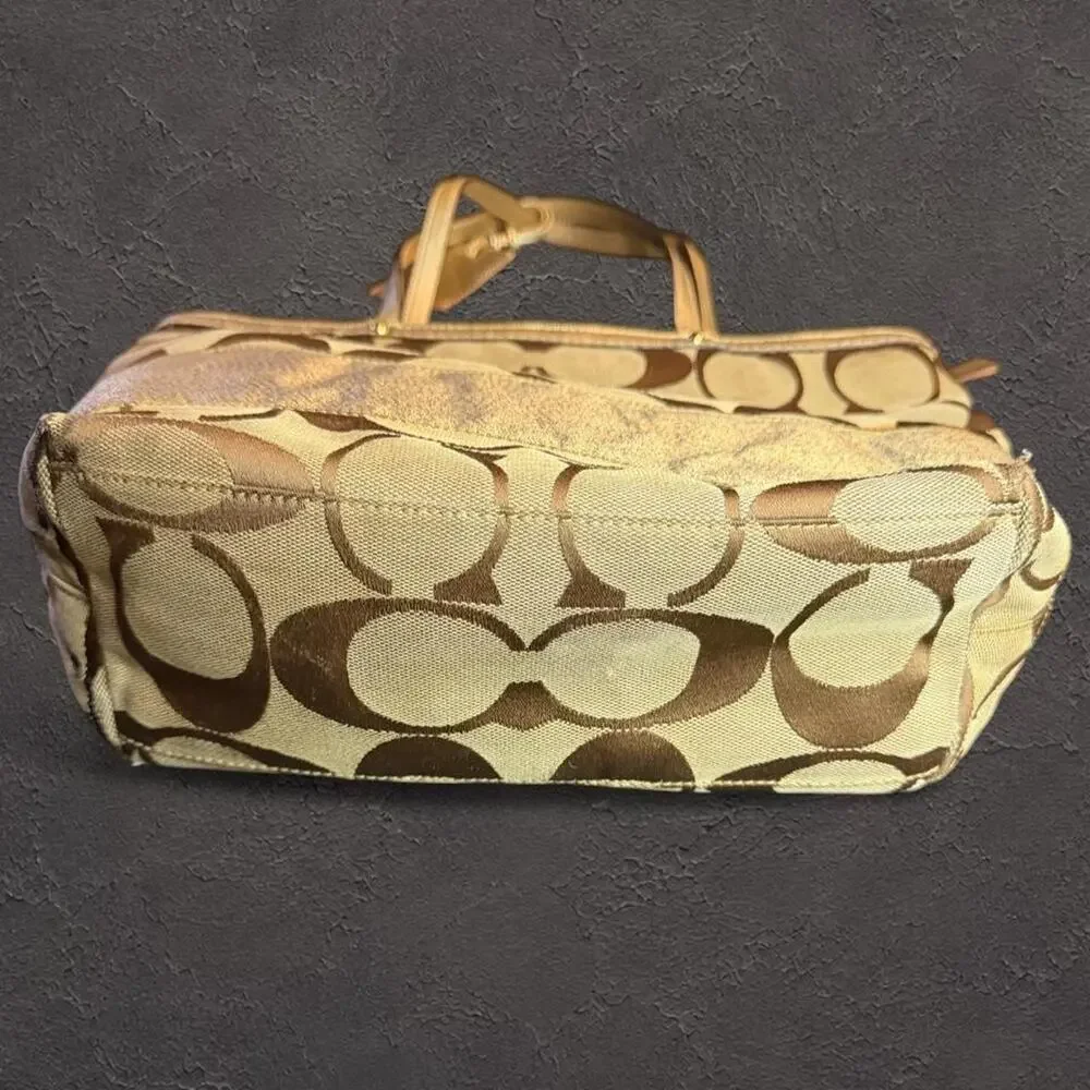 Coach signature stripe